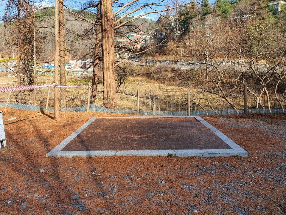 장태산자연휴양림 B 데크9 상품의 경계가 있는 직사각형 캠핑 구획